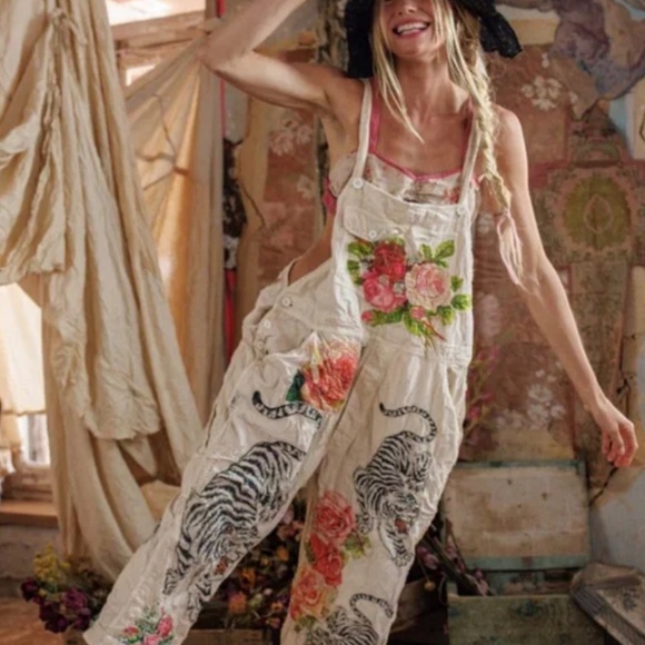 🔥🐅MAGNOLIA PEARL BIRCH FLORAL LOVE OVERALLS🐅🔥 - Picture 5 of 8
